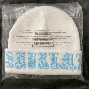 BNWT Supreme old English rhinestone beanie ss21 white w/baby blue